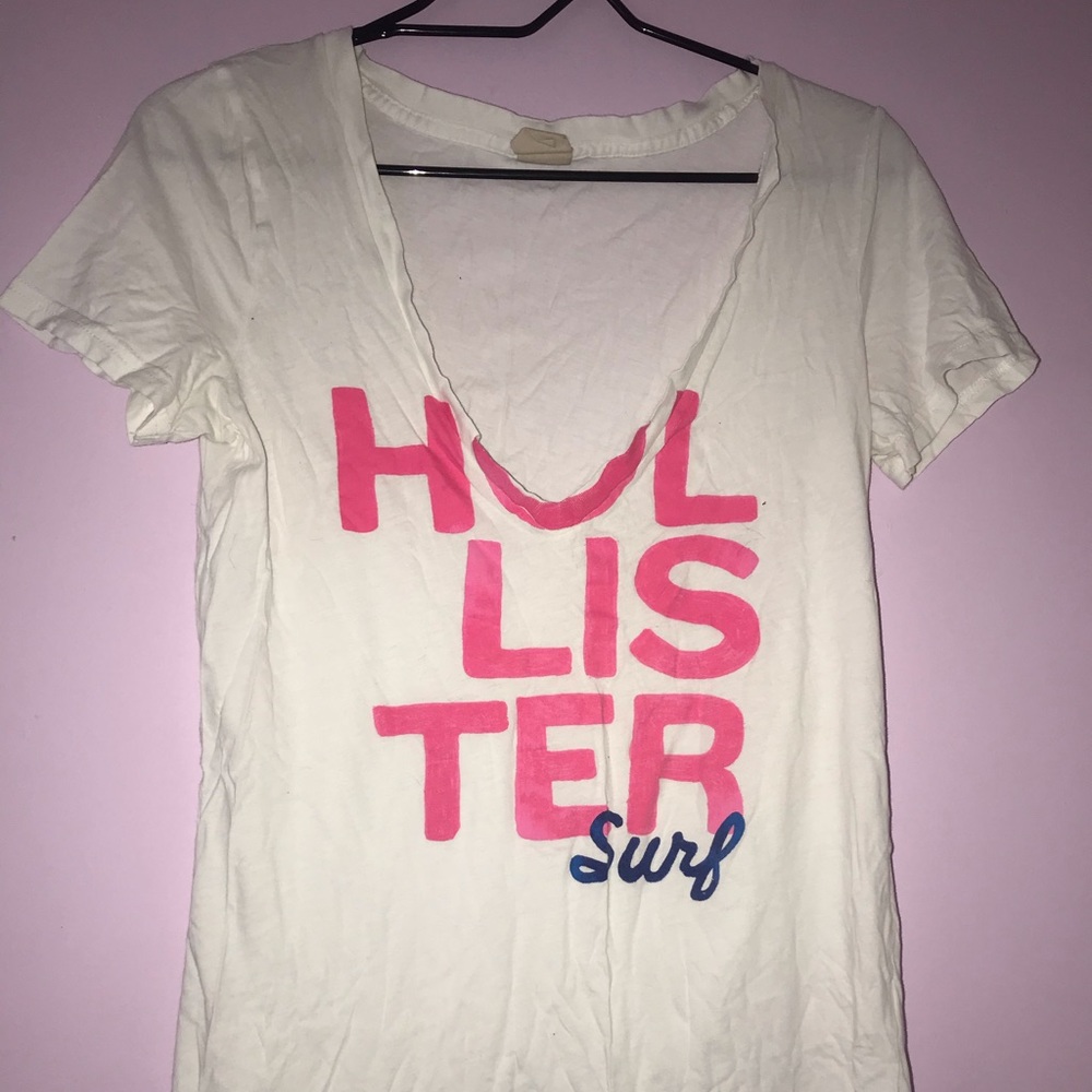 White Hollister t-shirt